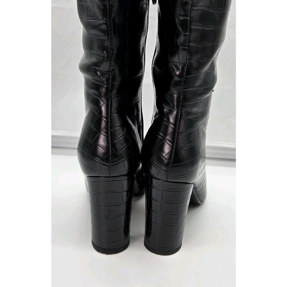 Modatope Ravelle Riding Boots Croc Skin Faux Leather Block Heel Sz 7 MOBWIFE NEW - Picture 6 of 13